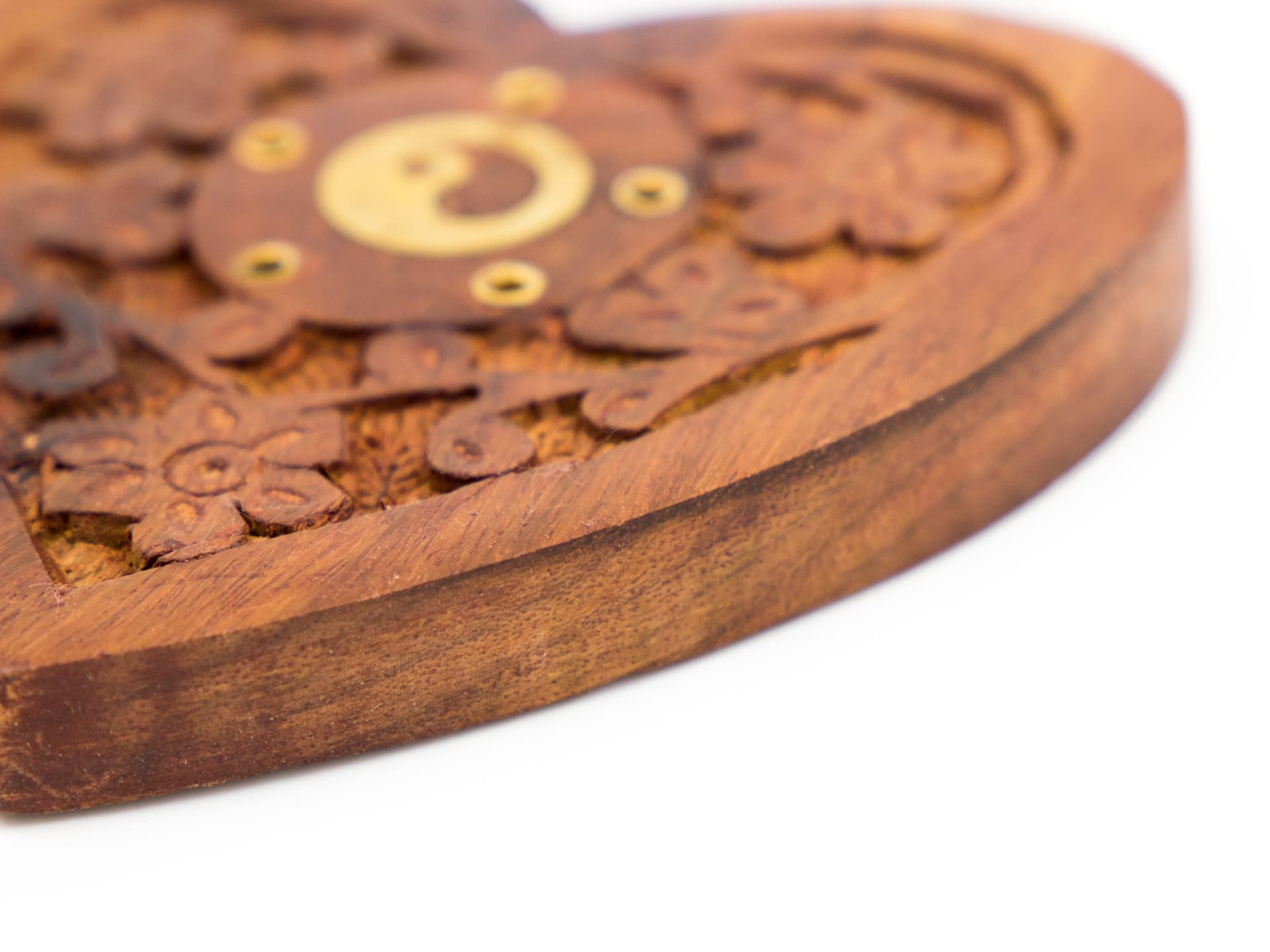 Incense cone holder heart made of sheesham wood with brass Ying & Yang