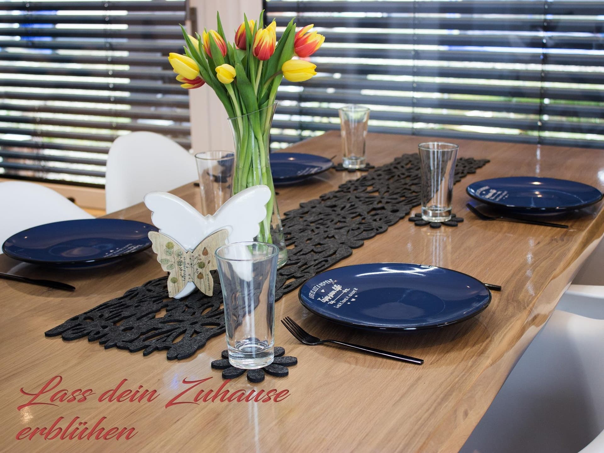 Felt table runner and placemat for 4 people "Flora"