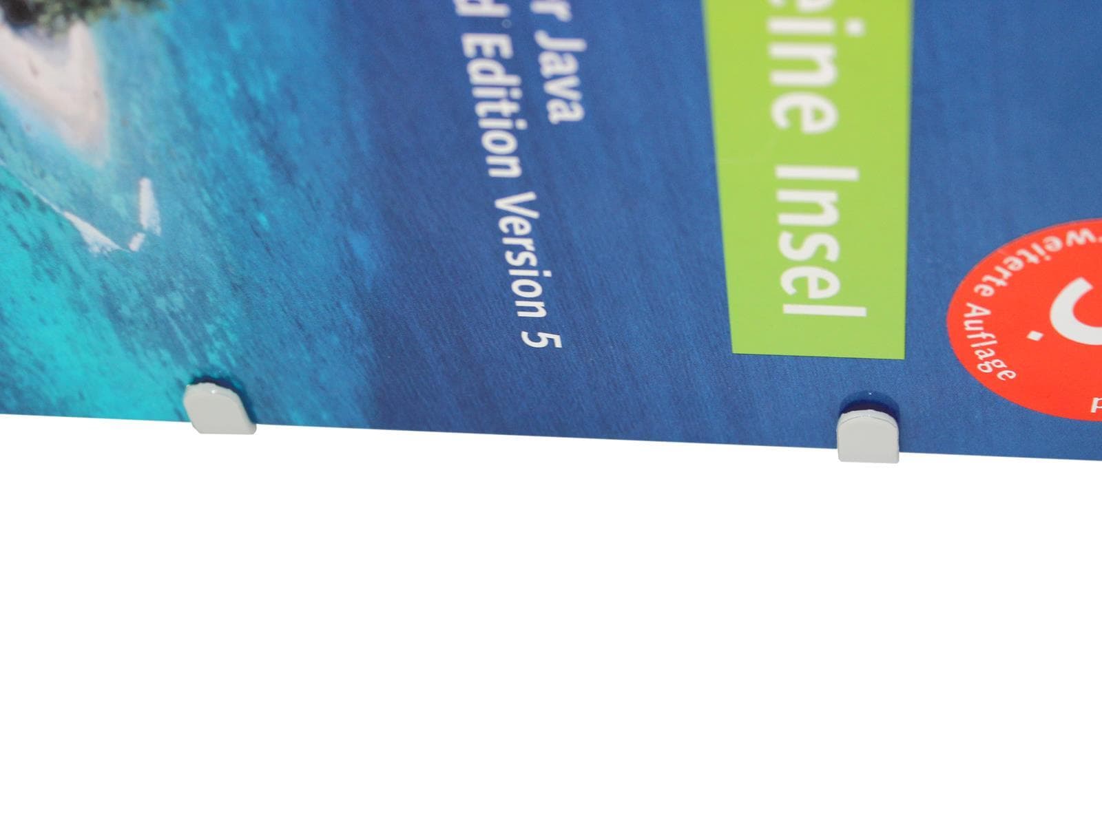 Floating books: invisible shelf